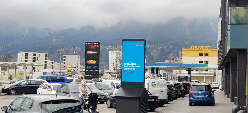 Outdoorstele Greif EKZ Innsbruck Südseite